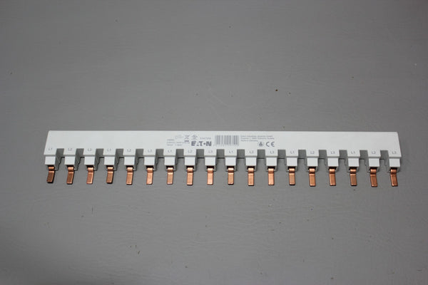 NEW EATON BUSBAR 104900 Z-SV/UL-16/3P-3TE/18