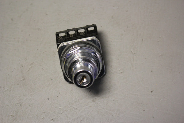 UNUSED SIEMENS  52SC6AE KEY CONTROL  SELECTOR SWITCH