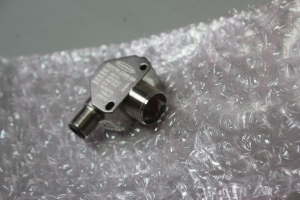 NEW BANNER LASER CONTRAST SENSOR Q3XTBLD200-Q8