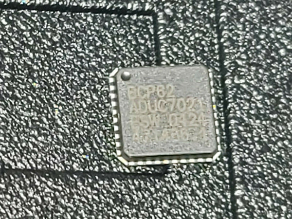 NEW ANALOG DEVICES PRECISION 12BIT ANALOG MICROCONTROLLER ADUC7021 ADUC7021BCP62