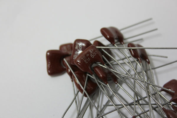  25 pcs 18± .5PF EM 500V Capacitor lot 
