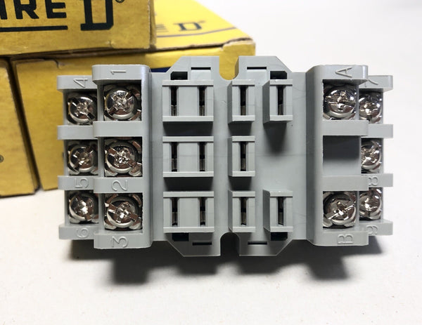 3 Square D NR82 Relay Socket 10 AMP 300 V
