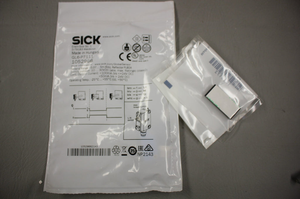 NEW SICK PHOTOELECTRIC SENSOR WITH REFLECTOR GL6-P7111 / PL21A