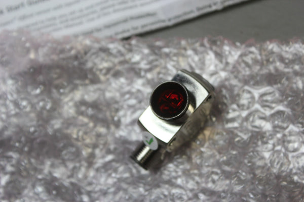 NEW BANNER LASER CONTRAST SENSOR Q3XTBLD-Q8