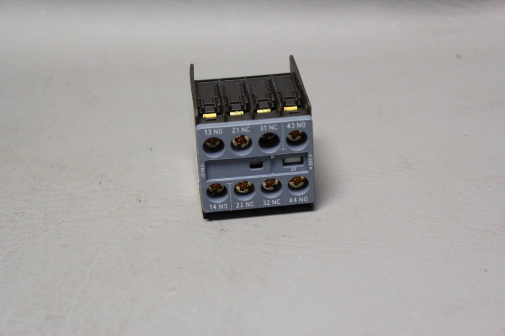 SIEMENS A8E56200509430 CONTACTOR