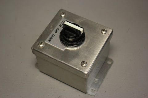 UNUSED SIEMENS SELECTOR SWITCH IN SS ENCLOSURE 52SX2CAB W/52BJK