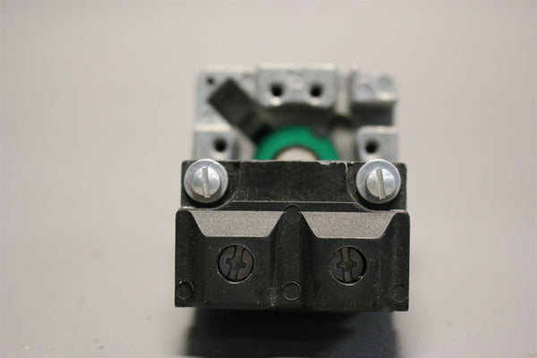 Unused SIEMENS OIL TIGHT GREEN PILOT LIGHT 52PL4E3 W/52AAFE