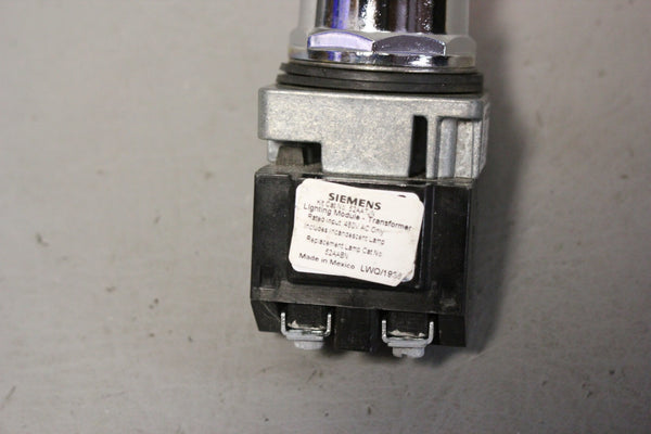 UNUSED SIEMENS FULL VOLTAGE LIGHTING MODULE BUTTON 52PL4J2