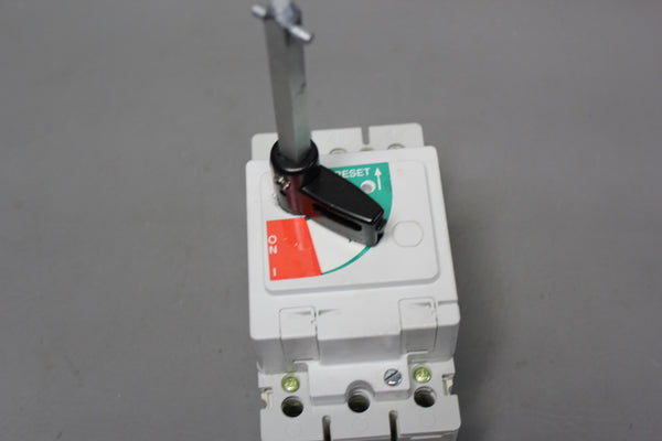 EATON 60A INDUSTRIAL CIRCUIT BREAKER W/SWITCH   EGE3060FFG ACCESSORY 140714-T
