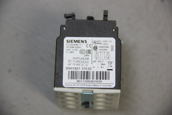 UNUSED SIEMENS AUX SWITCH 3RH1921-1FE22