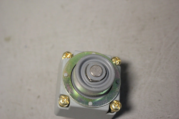 UNUSED SIEMENS LIMIT SWITCH OPERATING HEAD 3SE03-DT1