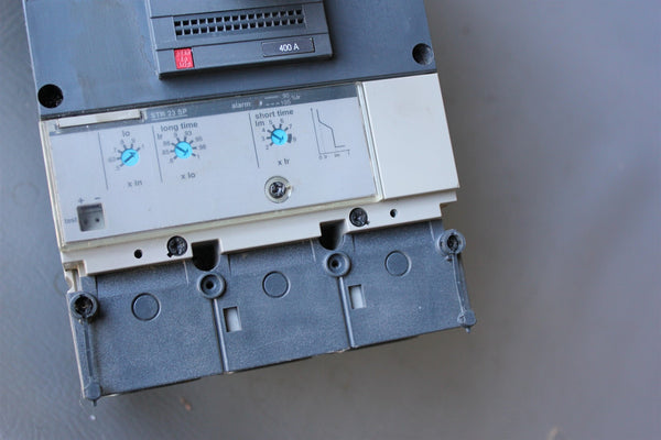 SCHNEIDER/SQUARE D POWERPACT 400A CIRCUIT BREAKER WITH TRIP UNIT DGN36400E20