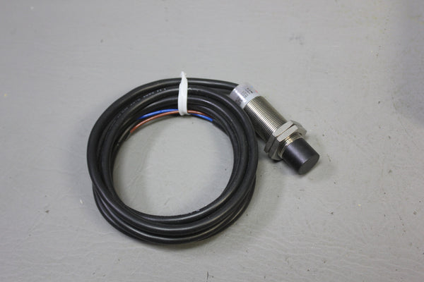 NEW CUTLER HAMMER INDUCTIVE PROXIMITY SENSOR E57-18LE20-A1