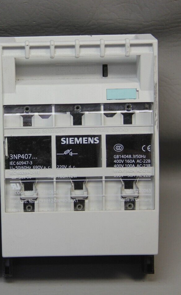 UNUSED SIEMENS FUSE SWITCH DISCONNECTOR FUSE HOLDER 3ZX1012-0NP40-2AA1