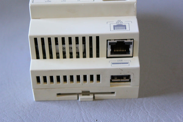 TRANE CHILLER CONTROL MODULE UC800 X13651144-01 REV. G