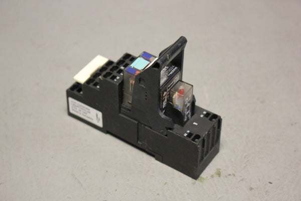 SIEMENS LZS:PT7874P RELAY SOCKET MODULE