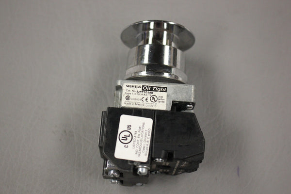 SIEMENS  52PP2G3AB 52AATG3B GREEN OIL TIGHT PUSHBUTTON