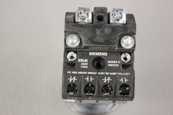 SIEMENS 52PP3E3U 52BJK 52AAFE GREEN OIL TIGHT PUSHBUTTON