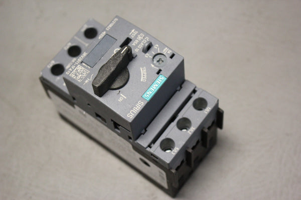 UNUSED SIEMENS SIRIUS 3RV2011-1FA10 CIRCUIT BREAKER