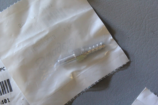 NEW LOT OF  5 SWAGELOK HOSE BARB CONNECTORS  SS-4-HC-A-401