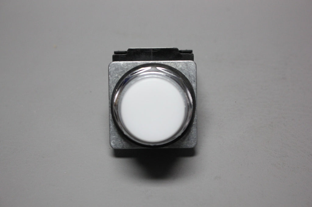 SIEMENS WHITE PILOT INDICATOR LIGHT, TRANSFORMER 52PL4EBXB W/52AAFEBB