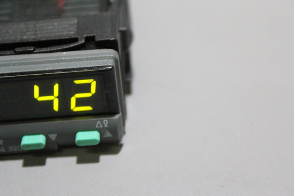 CAL CONTROLS TEMPERATURE CONTROLLER 3200