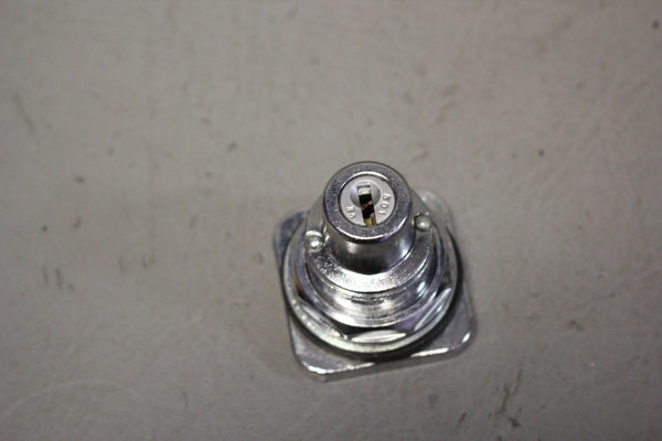 UNUSED SIEMENS KEY OPERATED SELECTOR SWITCH 52SC6GZ