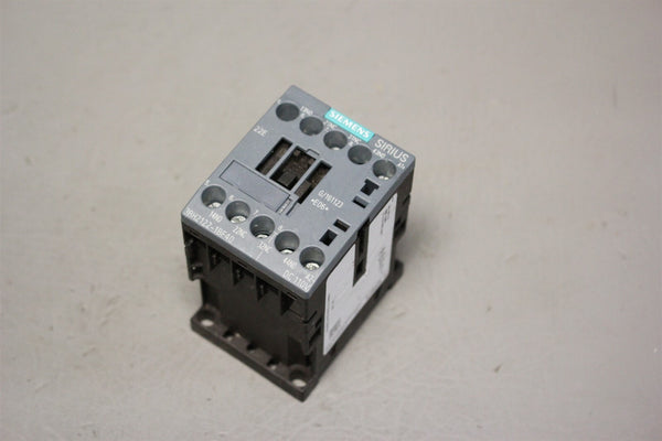 Unused SIEMENS CONTACTOR RELAY 3RH2122-1BF40