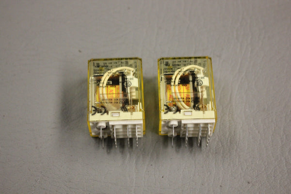 LOT OF TWO IDEC RELAY RY4S-U 20703