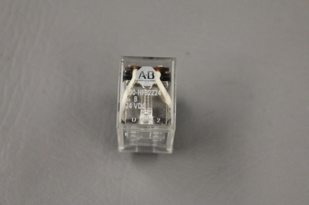ALLEN BRADLEY CONTROL RELAY 700-HF32724 SER B