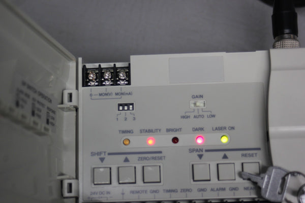 KEYENCE LASER CONTROLLER LK-2011