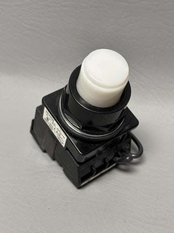 SIEMENS 52BT6GBAB ILLUNIATED WHITE PUSHBUTTON SWITCH