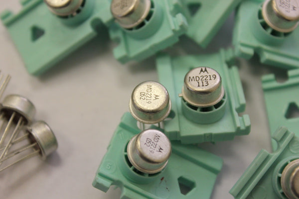 19  Motorola MD2219 Transistors 
