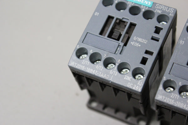 3 UNUSED SIEMENS CONTACTORS 3RT2016-1BB42-1AA0
