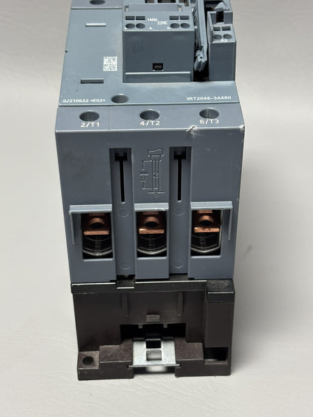 UNUSED SIEMENS SIRIUS 3RT2046-3AK60 3P 380V 95A CONTACTOR